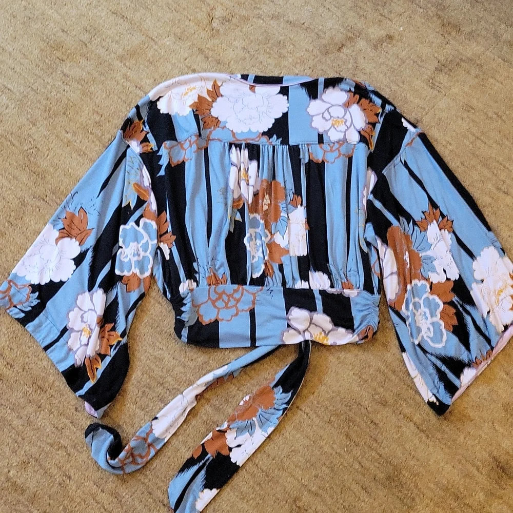 FREE PEOPLE Boho That's a Wrap Floral Blouse - Picture 3 of 9